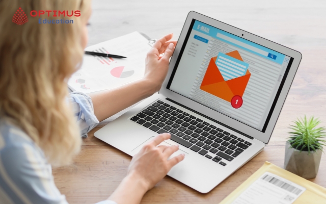 Cách viết email tiếng Anh chuyên nghiệp cho nhân viên Kinh doanh - từ báo giá đến chăm sóc khách hàng