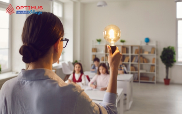 Giáo dục truyền thống dạy trẻ ghi nhớ. Giáo dục tương lai dạy trẻ hoài nghi