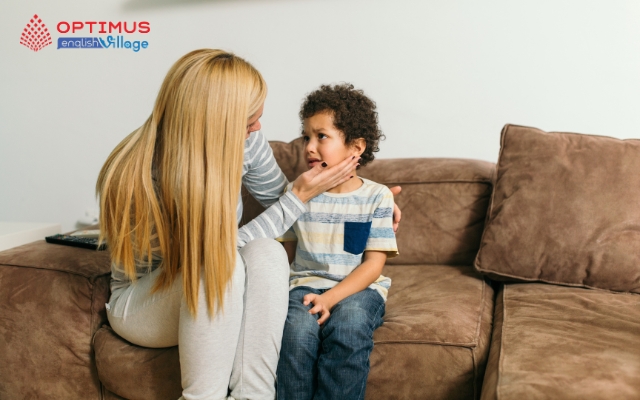 Vì sao lắng nghe câu hỏi của con quan trọng hơn việc trả lời