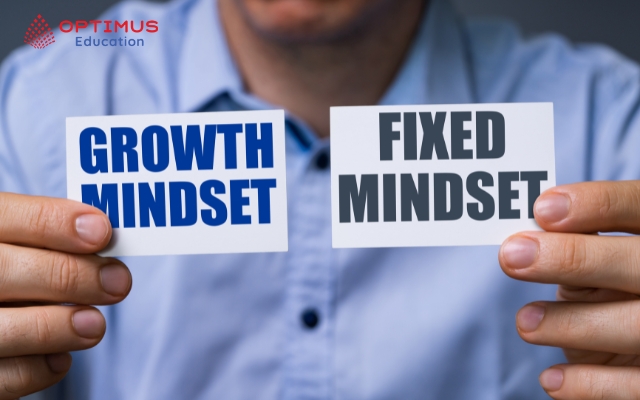 Growth Mindset vs. Fixed Mindset Chìa khóa vàng cho sự nghiệp bền vững
